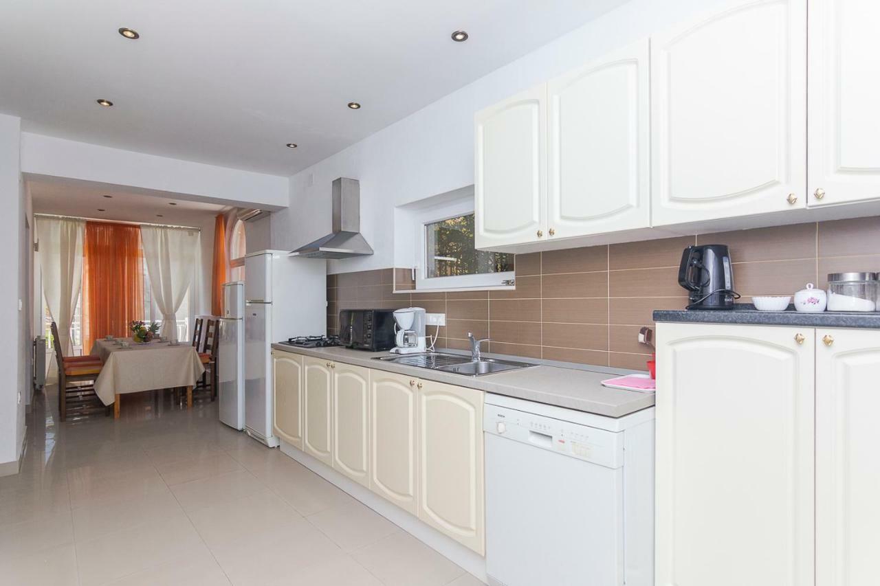 Apartments A&B Макарска Экстерьер фото